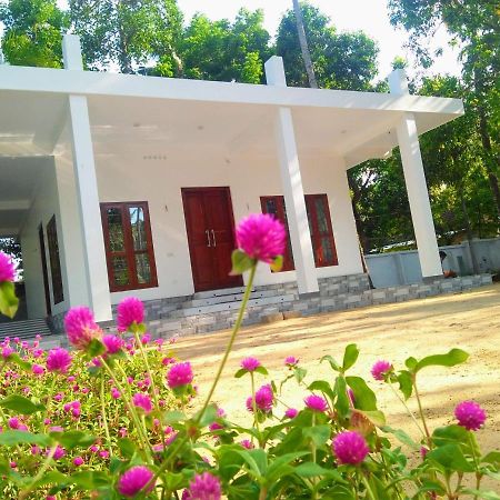 Coconut Garden Apartment Cherai Beach ภายนอก รูปภาพ