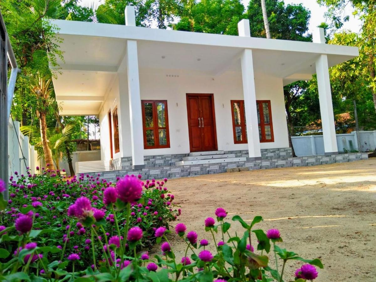 Coconut Garden Apartment Cherai Beach ภายนอก รูปภาพ