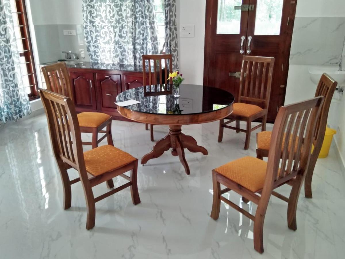 Coconut Garden Apartment Cherai Beach ภายนอก รูปภาพ